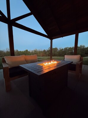 Terrace/patio - Good Land Acres, Newly built - Minutes from the Ark  (Dry Ridge)