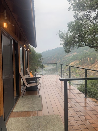 Terrace/patio. Secluded River Retreat