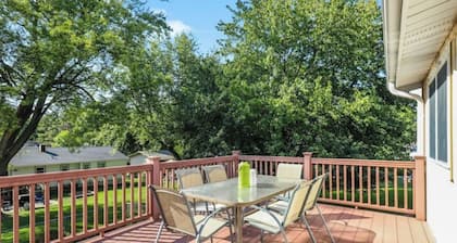 Central Location+ 2 living spaces+ covered patio!