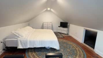 1 bedroom, desk, iron/ironing board, free WiFi