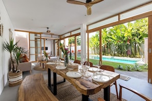 Villa | In-room dining
