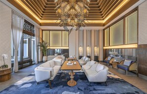 3 restoran, melayani sarapan, makan siang; sajian masakan internasional