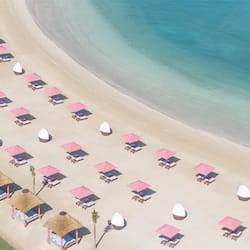 Playa privada y arena blanca