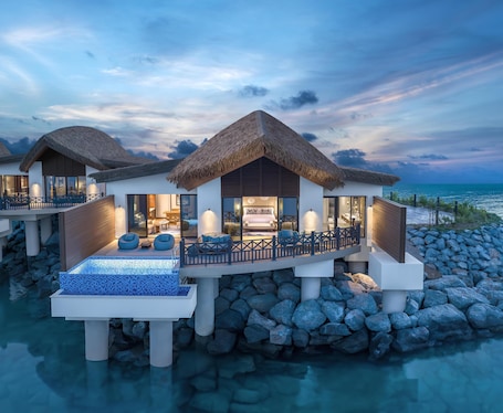 Minibar, cortinas blackout y sistema de insonorización . Anantara Mina Ras Al Khaimah Resort