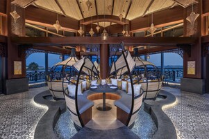 3 restaurants, breakfast, lunch, dinner served; international cuisine