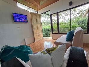 Smart TV, books - Mountain view Monteverde, Cecropia Paradise<br> (Monte Verde)