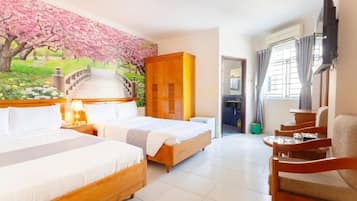 Deluxe Twin Room | Hypo-allergenic bedding, minibar, desk, soundproofing