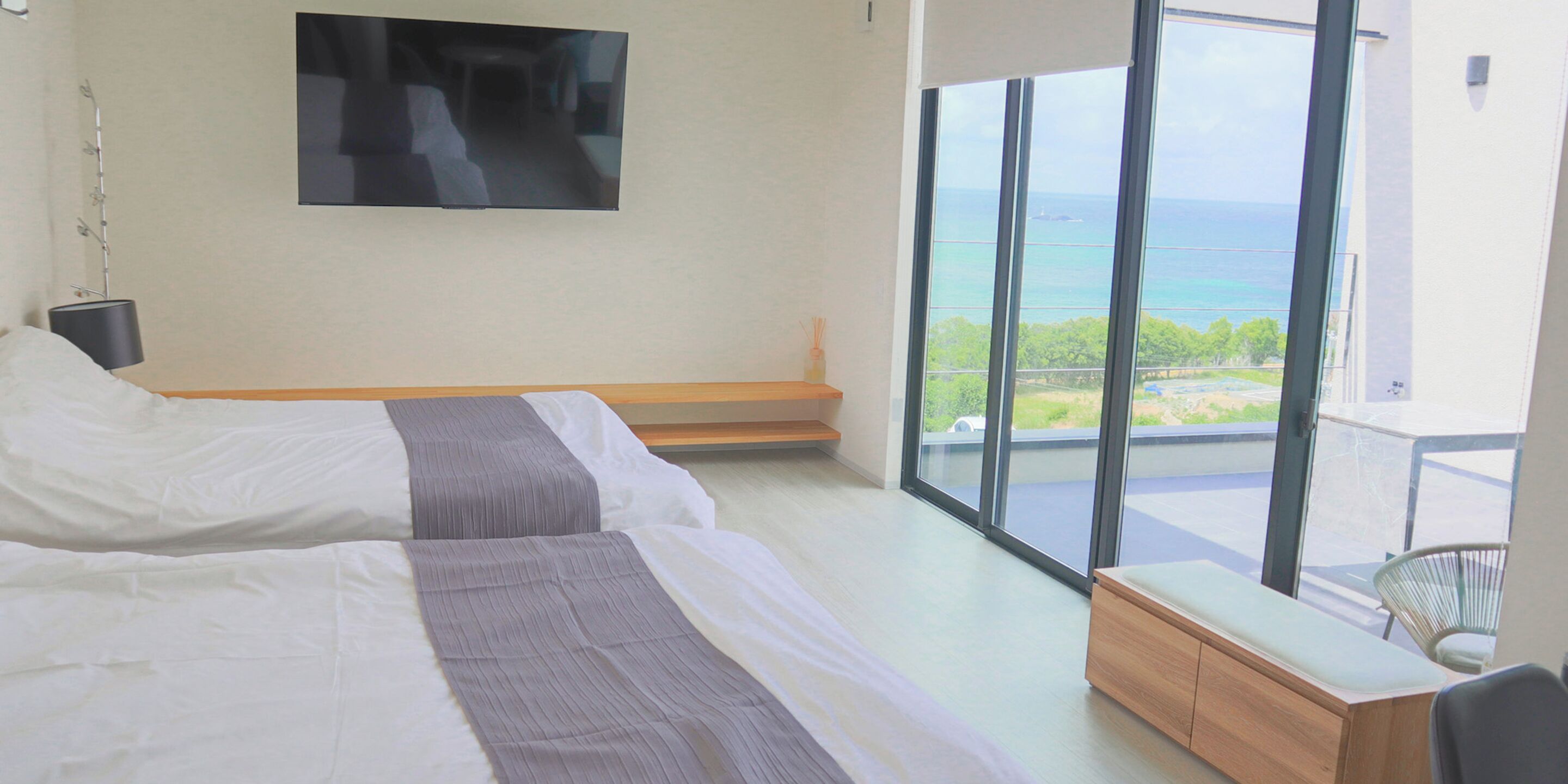 Superior Villa, Pets Not Allowed, Partial Ocean View | Down comforters, blackout drapes, bed sheets