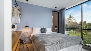 Villa Deluxe - 2 sovrum - balkong - utsikt mot poolen | 2 sovrum, sängtillbehör av högsta kvalitet och skrivbord