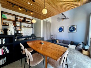 Deluxe Villa, 2 Bedrooms, Balcony, Pool View | Dining room