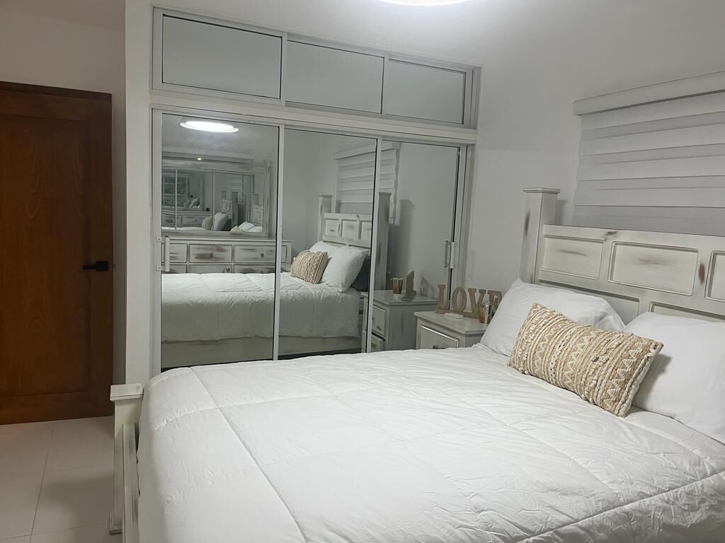 2 多间卧室、熨斗/熨衣板、WiFi、床单