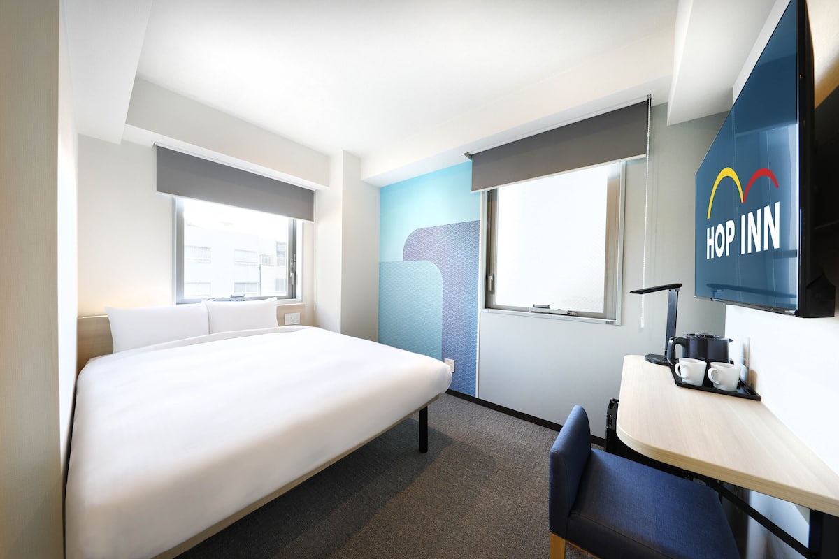 Double Room | Desk, laptop workspace, blackout drapes, iron/ironing board