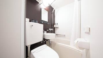 Ensemble douche/baignoire, articles de toilette gratuits, sèche-cheveux