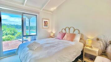 3 bedrooms, desk, iron/ironing board, WiFi