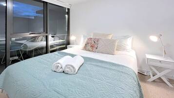 1 bedroom, desk, iron/ironing board, WiFi