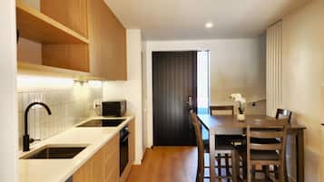 Signature Townhome | Private kitchen