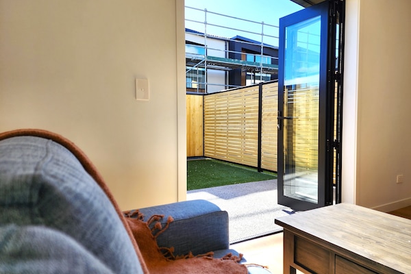 Signature Townhome | Living area