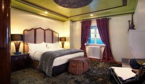 3 Schlafzimmer, Schreibtisch, Bügeleisen/Bügelbrett, WLAN