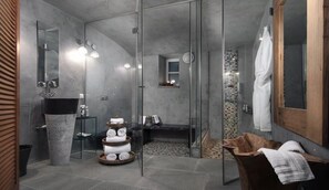 Badewanne, Haartrockner, Handtücher