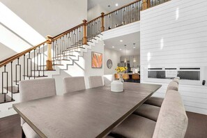 Dining - Twin Homes - 8 Bedroom Retreat In Central ATL (Atlanta)