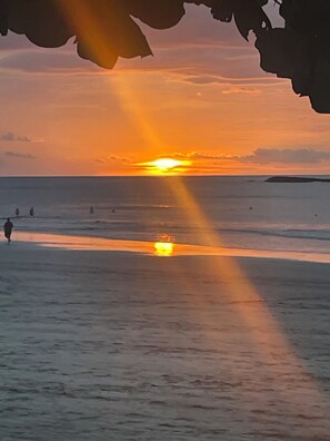 In Strandnähe, Liegestühle, Strandtücher