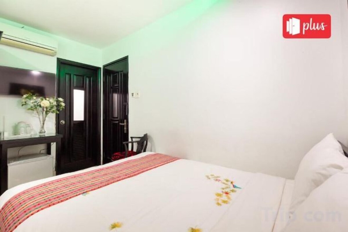 Ropa de cama hipoalergénica, minibar, escritorio y wifi gratis 