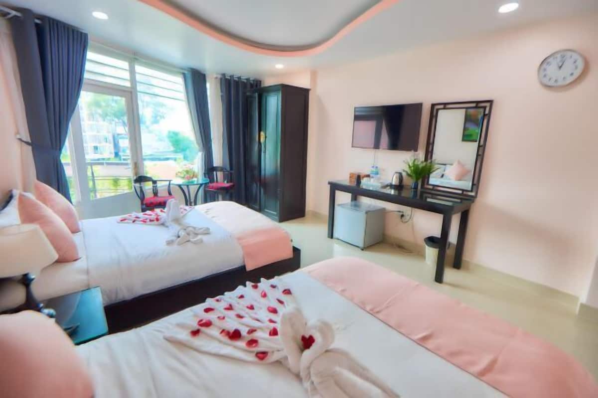 低刺激性寝具、ミニバー、デスク、WiFi (無料)