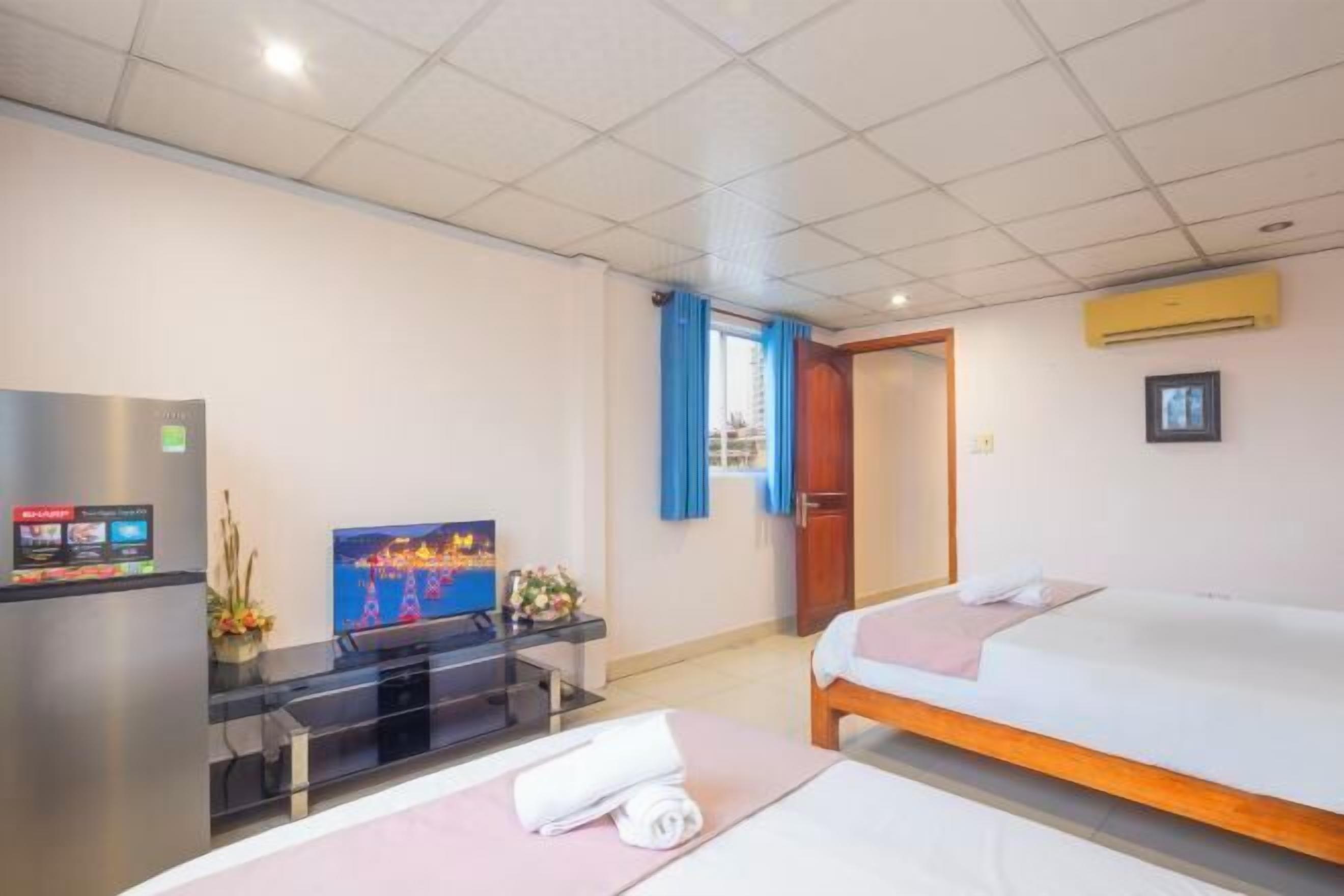 Ropa de cama hipoalergénica, minibar, escritorio y wifi gratis 