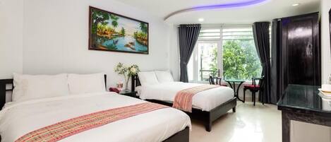 Triple Room | Hypo-allergenic bedding, minibar, desk, free WiFi