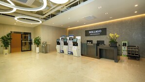 Reception - Sollago Myeongdong Hotel & Residence (Seoul)