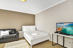 4 Schlafzimmer, Bügeleisen/Bügelbrett, WLAN, Bettwäsche