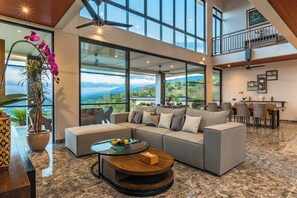 Living area - Villa Lovina Hill Paradise (Banjar)