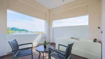 Honeymoon Suite, 1 King Bed, Bathtub, Sea View | Balcony