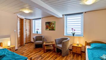 1 bedroom, free WiFi, bed sheets