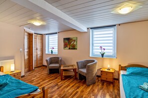 1 quarto, Wi-Fi de cortesia, roupa de cama