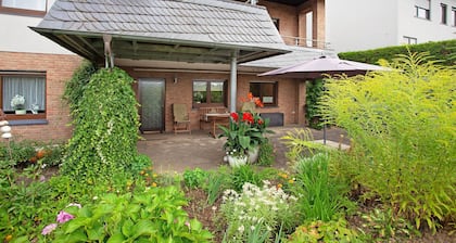 Ferienwohnung 'Ruhrtalblick' mit Bergblick, privater Terrasse und WLAN