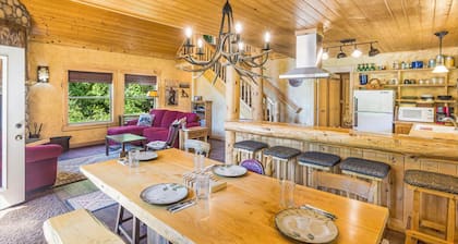 Elk Meadows Cottage in Randle