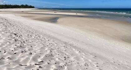 Charming two bedroom villa with WiFi, AC in fantastic Diani