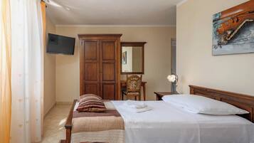 4 Schlafzimmer, laptopgeeigneter Arbeitsplatz, Bügeleisen/Bügelbrett