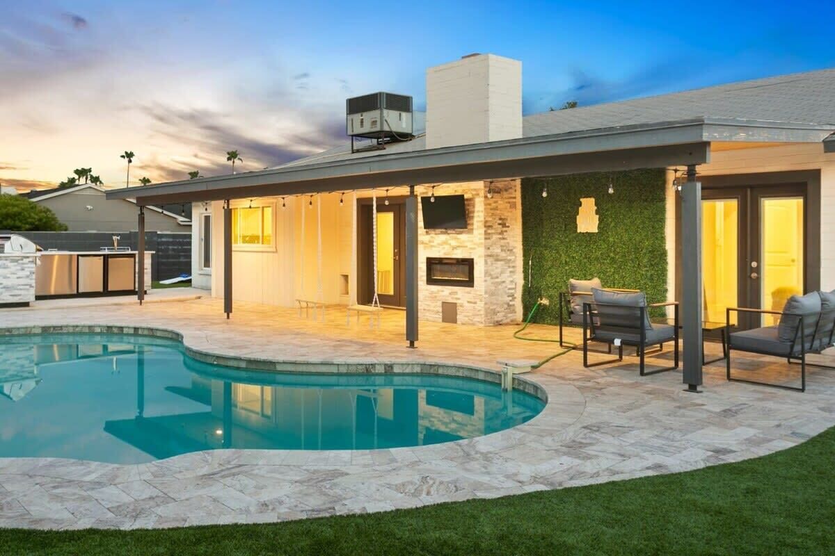 Movie Theater|Heated Pool|PuttPutt|PoolTable|Games
