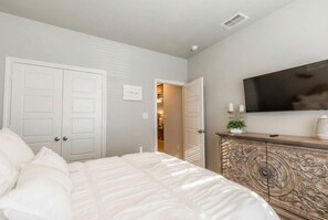 3 bedrooms, desk, iron/ironing board, travel cot