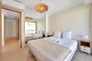 2 bedrooms, iron/ironing board, Internet, bed sheets