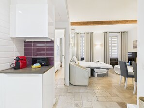 1 間睡房、熨斗/熨衫板、上網、床單