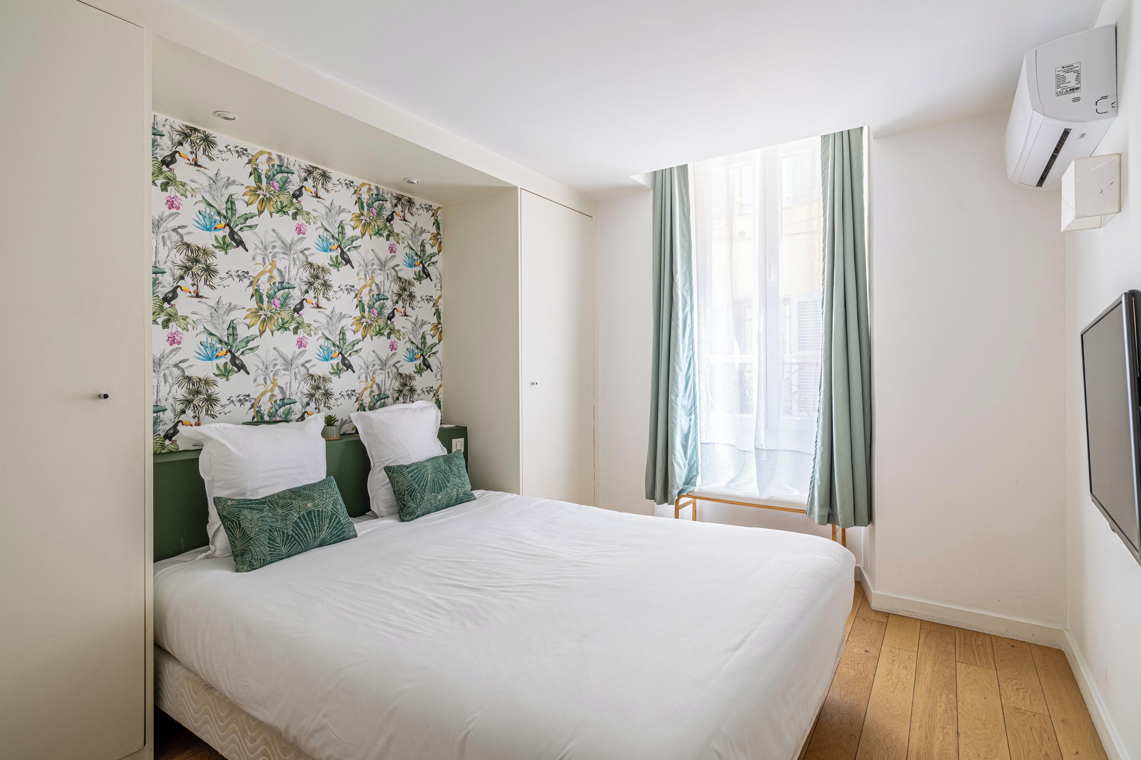 1 chambre, fer et planche à repasser, accès Internet, draps fournis