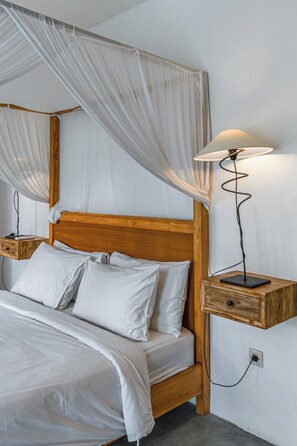 Luxury Villa | 4 bedrooms, in-room safe, desk, iron/ironing board - Villa Palm Tree (Seminyak)