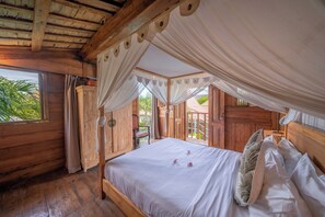 4 bedrooms, in-room safe, desk, iron/ironing board - Villa Palm Tree (Seminyak)