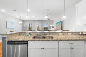 Fridge, microwave, stovetop, dishwasher - Sandy Feet Retreat|Heart of Destin|Community Pool (Destin)