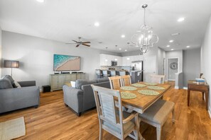 Interior - Sandy Feet Retreat|Heart of Destin|Community Pool (Destin)