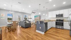 Private kitchen - Sandy Feet Retreat|Heart of Destin|Community Pool (Destin)
