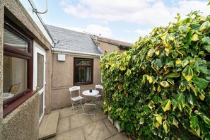 Outdoor dining - Heatherwood Cottage - Central Scone (Scone)